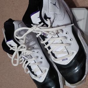 Jordan B'Loyal GS White Court Purple